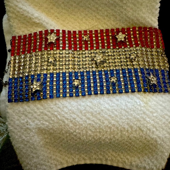 Rhinestone cuff - Picture 3 of 5